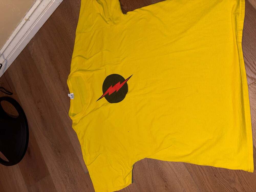 Vintage 1999 THE FLASH T-Shirt Mens Large Yellow DC Comics Shirt Graphitti